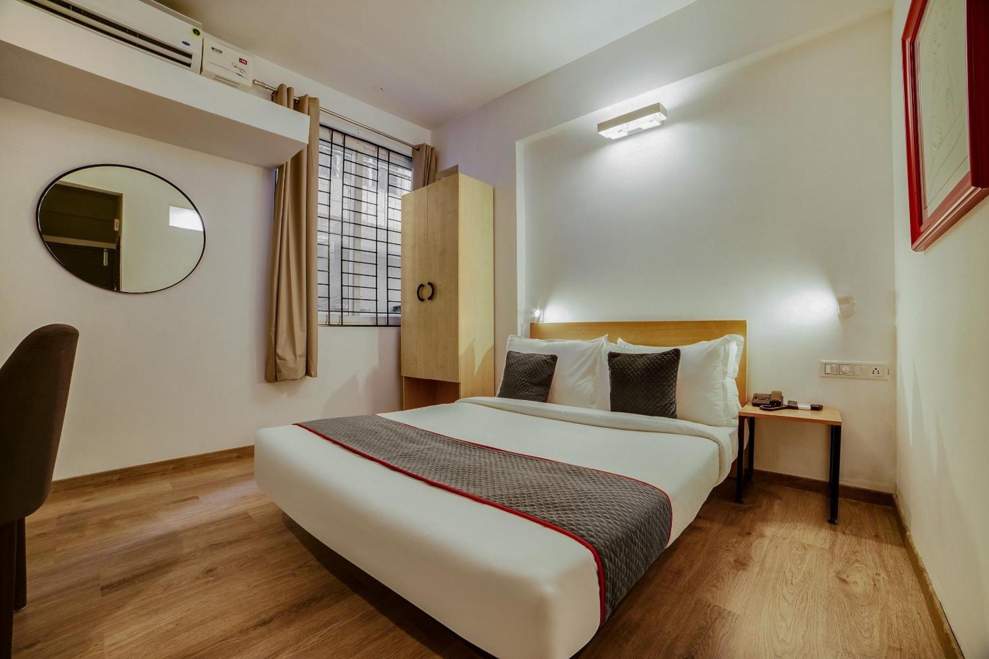 Townhouse Sarvar Hospitality Near Ascendas Park Square Mall Bangalore Eksteriør bilde