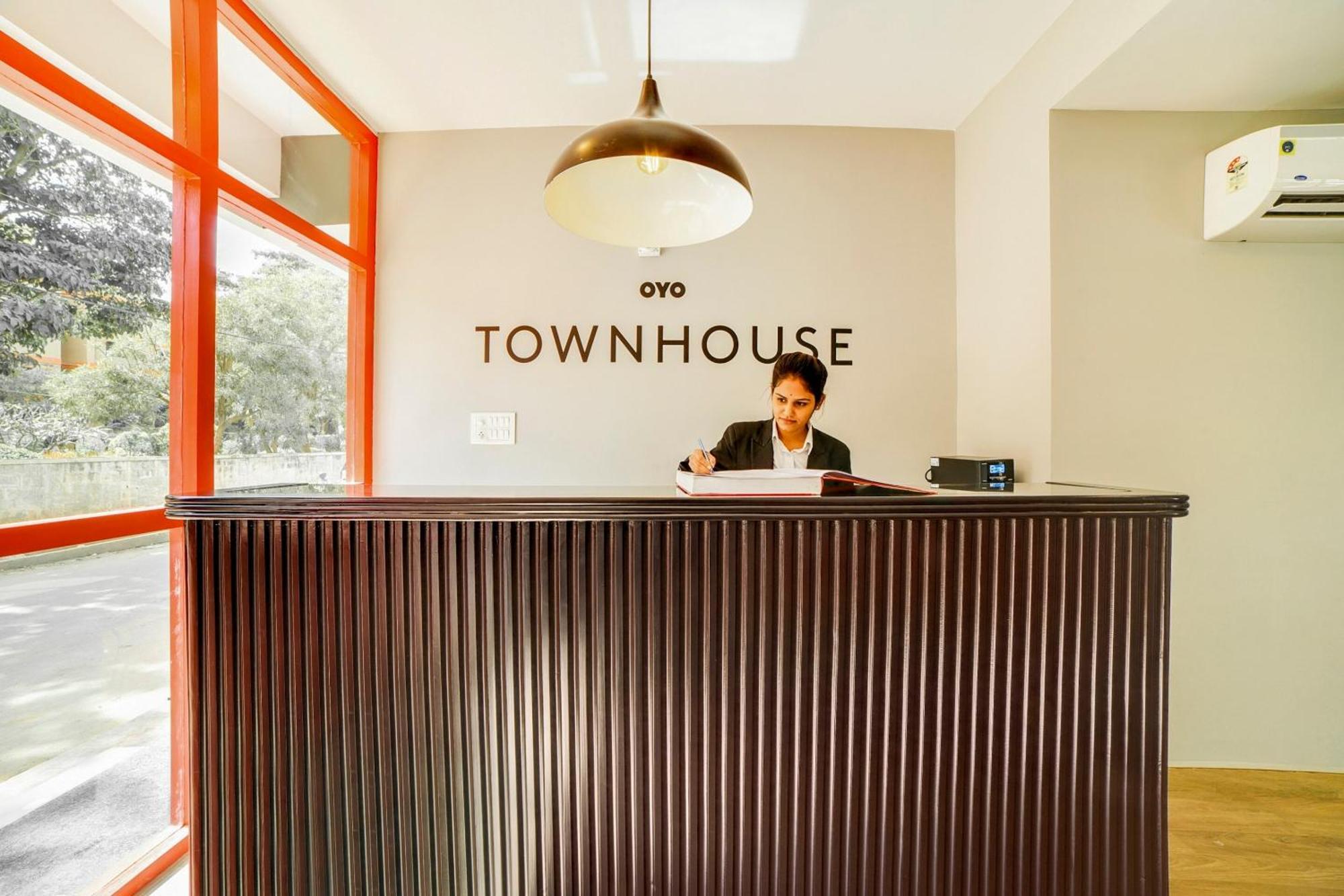 Townhouse Sarvar Hospitality Near Ascendas Park Square Mall Bangalore Eksteriør bilde
