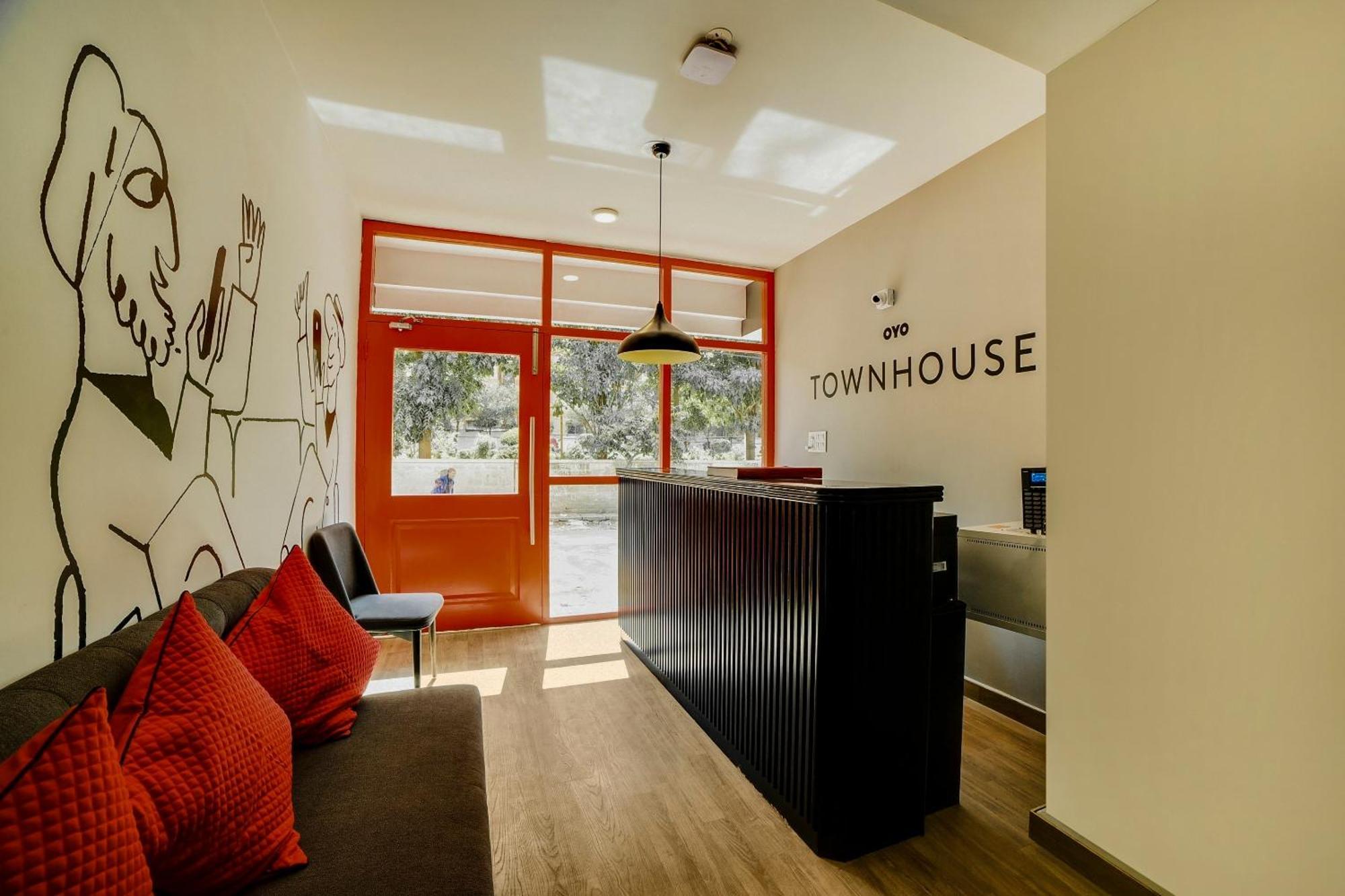 Townhouse Sarvar Hospitality Near Ascendas Park Square Mall Bangalore Eksteriør bilde