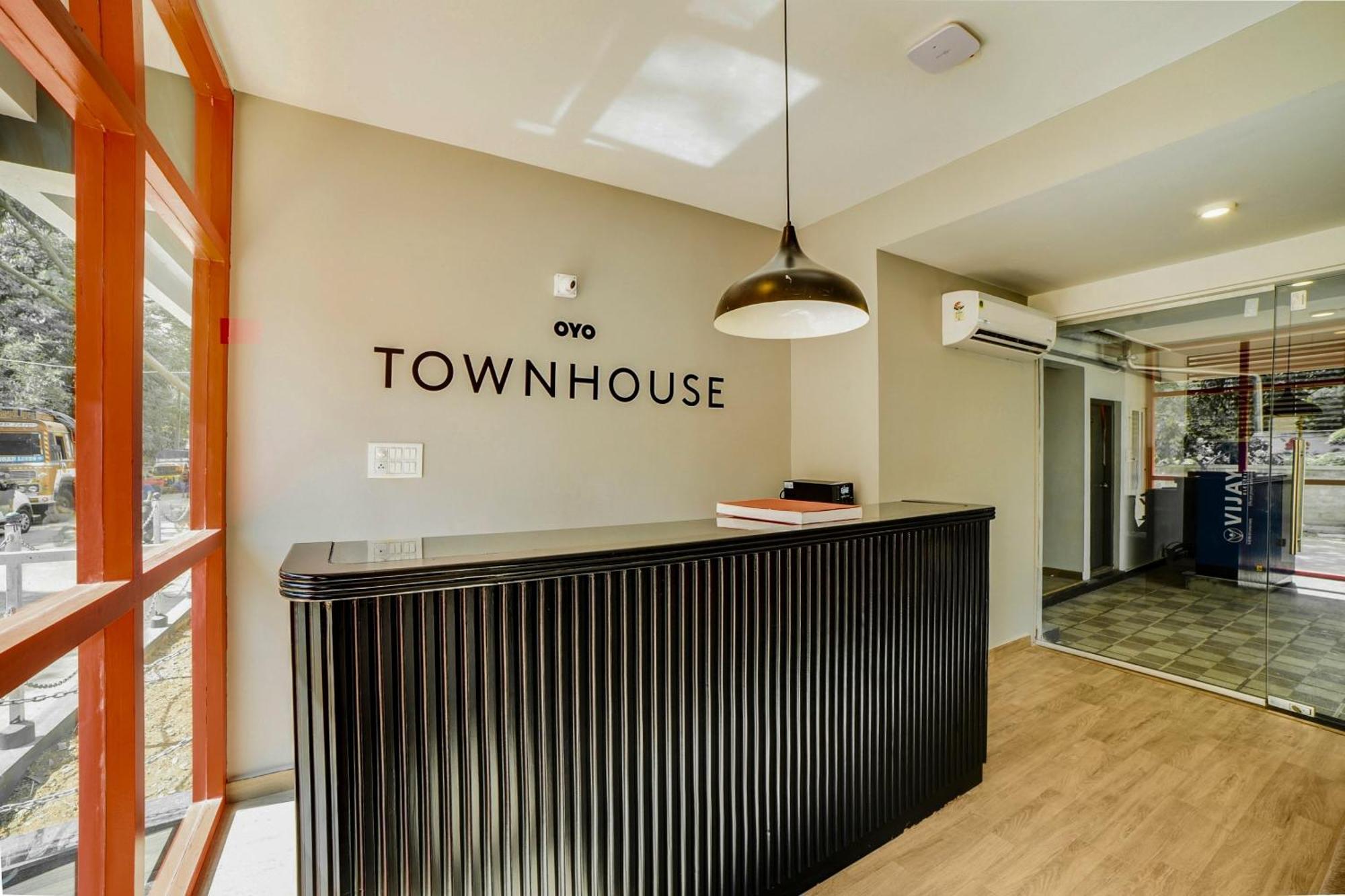 Townhouse Sarvar Hospitality Near Ascendas Park Square Mall Bangalore Eksteriør bilde